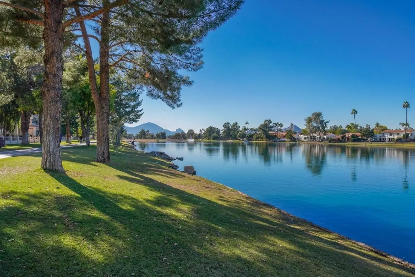 Waterfront-2Nd Flr-3Br-Fireworks-Private-Gated Villa Scottsdale 0*,